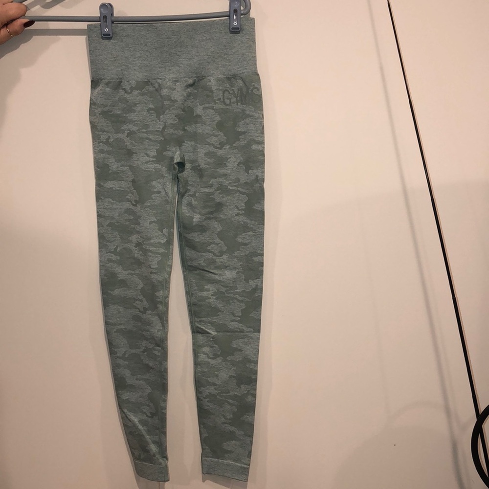 CAMO SEAMLESS GYMSHARK - SMALL